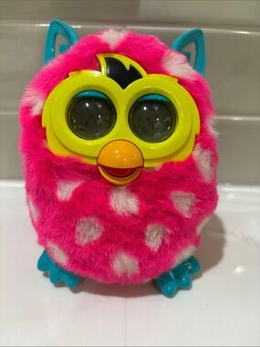 Furby pink, interactive toy